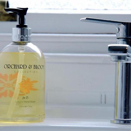 Oyo Inverour Guest House Gairlochy 외부 사진