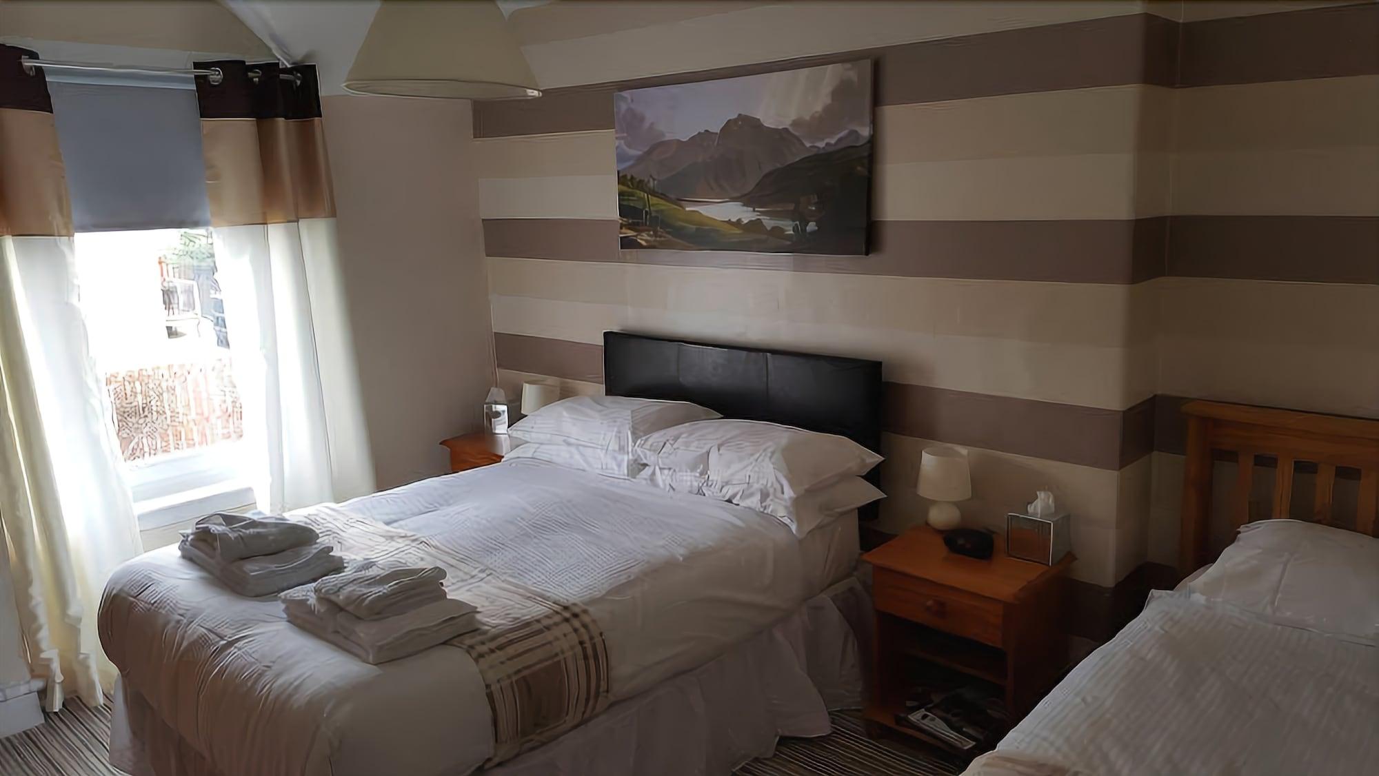 Oyo Inverour Guest House Gairlochy 외부 사진