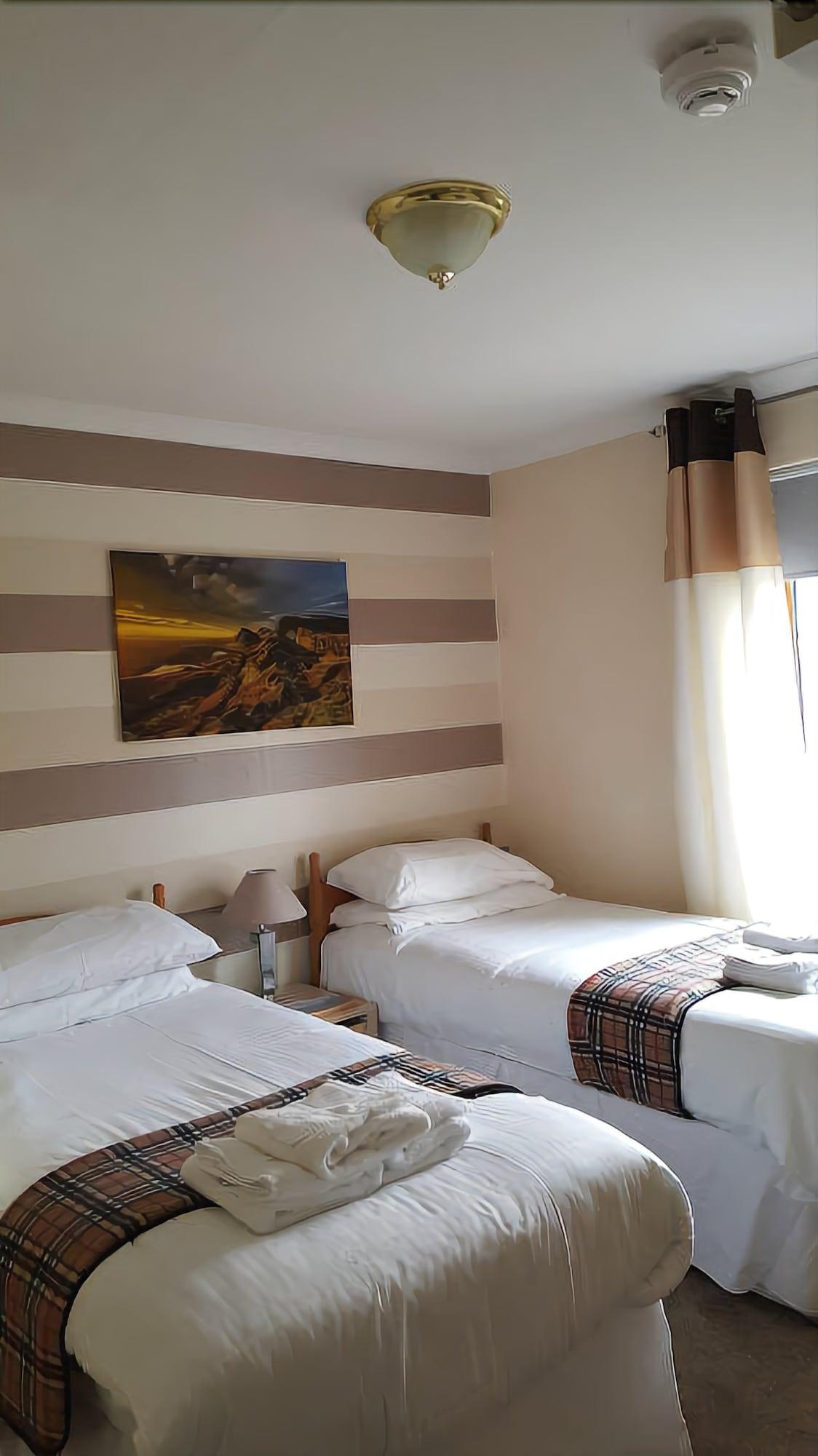 Oyo Inverour Guest House Gairlochy 외부 사진