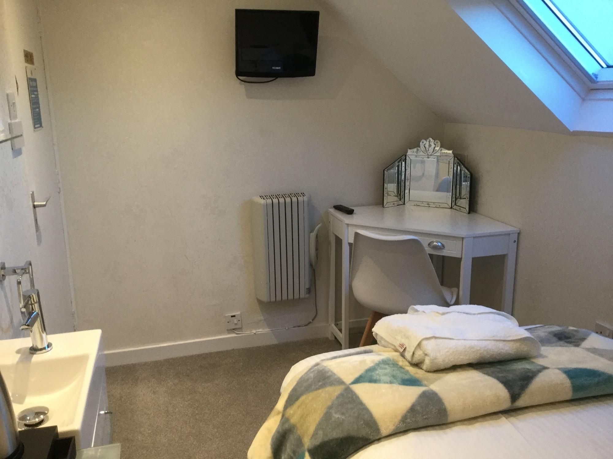 Oyo Inverour Guest House Gairlochy 외부 사진