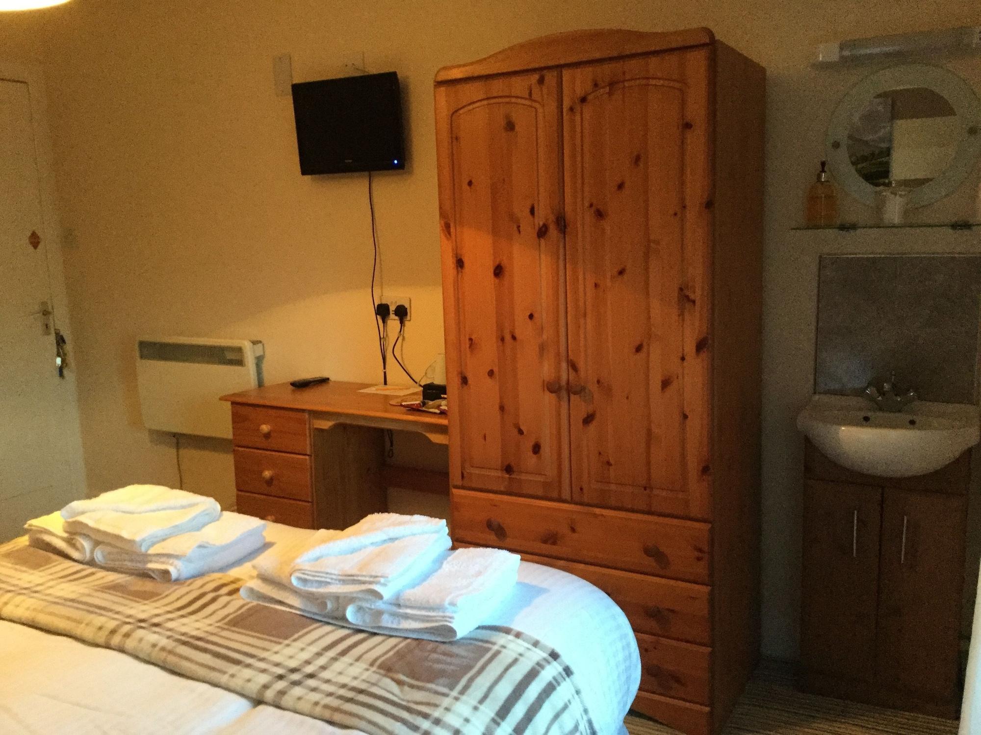 Oyo Inverour Guest House Gairlochy 외부 사진