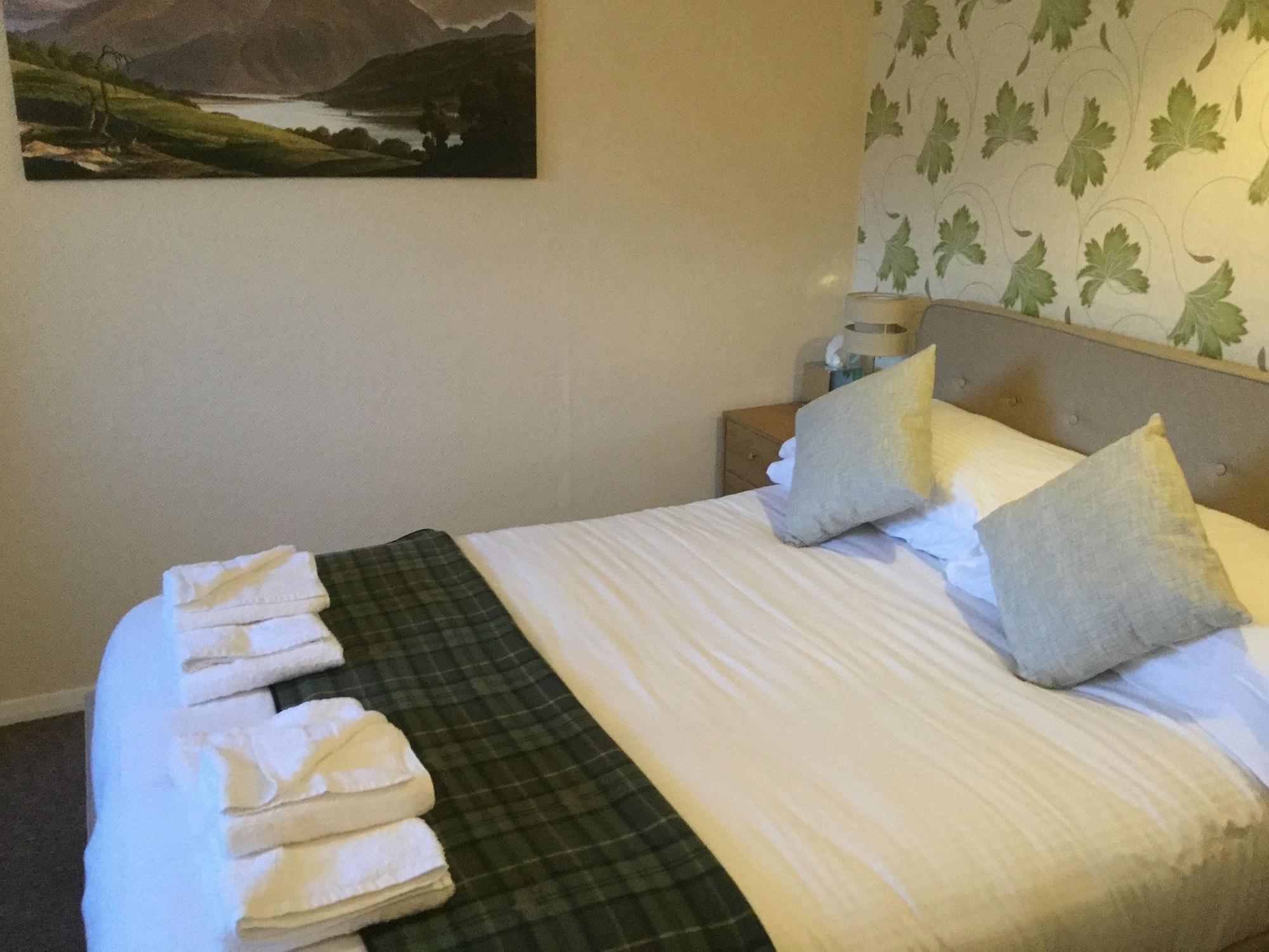Oyo Inverour Guest House Gairlochy 외부 사진